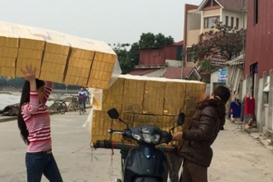 Làng Đông Hồ sản xuất cả tấn 'vàng thỏi 9999' mỗi ngày