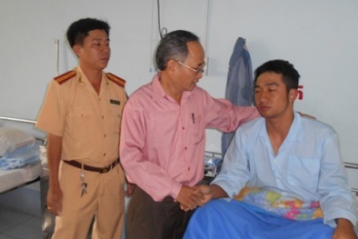 TP.HCM: Vi phạm giao thông, nam thanh niên đánh CSGT ngất xỉu