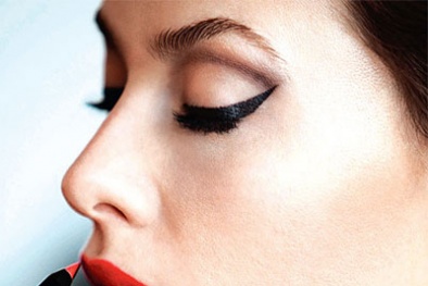 Đẹp gợi cảm với 5 thỏi son đỏ hàng hiệu giá bình dân 