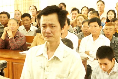 Đâm bé văng khỏi bụng mẹ: Nước mắt và tình người nơi phiên tòa 
