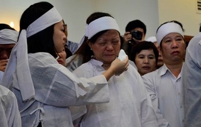 Những vần thơ xúc động hai con ông Nguyễn Bá Thanh gửi cha