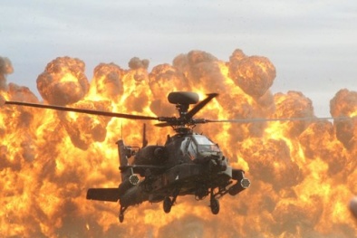 Sức mạnh của siêu trực thăng chiến đấu AH-64 Apache