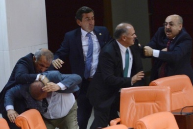 Đọc báo mùng 1 Tết: Tin tức cập nhật  mới nhất ngày 19/2/2015