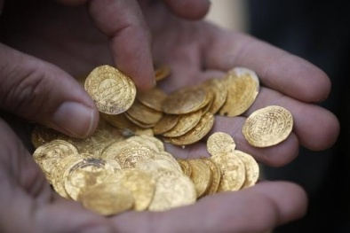 Tìm thấy kho báu vàng cổ khổng lồ dưới biển Israel
