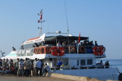 Tàu du lịch Lý Sơn hết công suất phục vụ 4000 du khách đầu năm
