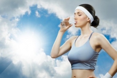 Nguy cơ gia tăng bệnh ung thư do uống nước nóng 