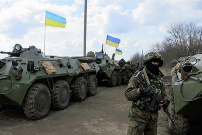 Tình hình Ukraine mới nhất: Ukraine và phe ly khai tiến hành trao đổi tù bình, rút vũ khí hạng nặng