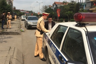 CSGT 'rượt đuổi' tài xế đâm vào hai ông cháu rồi bỏ chạy