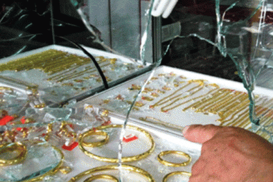 Bình Dương: Bắt giữ băng nhóm chuyên trộm vàng với trị giá hàng trăm triệu