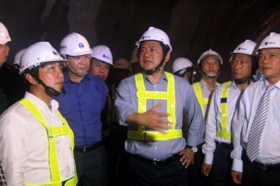 'Tư lệnh' ra quân cùng người lao động