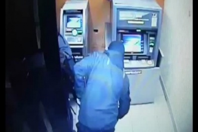 Phá cây ATM cuỗm cả tỷ đồng trước camera an ninh