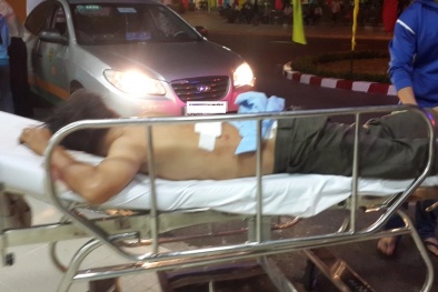 Vừa bắn súng vừa vung dao hòng quỵt nợ cầm đồ