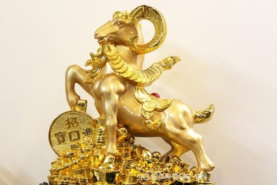 Đón ngày vía Thần Tài với vàng in hình dê độc đáo 