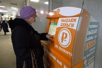 Nga: Dịch vụ vay tiền nhanh gọn qua máy ATM nở rộ