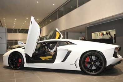 Nhọc nhằn nghề buôn bán siêu xe ở Việt Nam