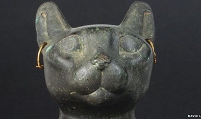 Suýt vứt bức tượng cổ trị giá hàng tỷ đồng vào sọt rác