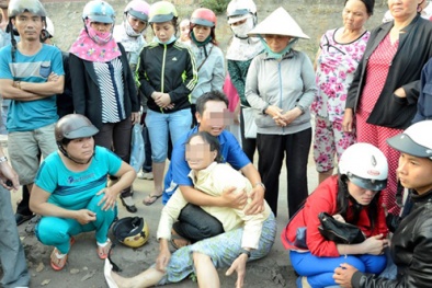 Thiếu nữ mất mạng vì đi xe máy vấp phải ổ gà