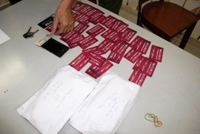 Dùng thẻ visa giả rút tiền, nghi phạm người nước ngoài bị bắt giữ