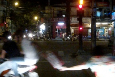 Hàng trăm cảnh sát vây bắt nhóm dàn cảnh đâm xe rồi cướp