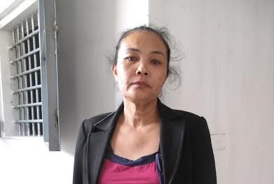 'Thánh cô' bán thuốc trừ tà đang 'lên đồng' thì bị bắt giữ