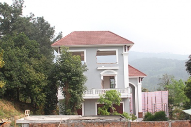 Tướng Thạch bắt đầu dỡ dinh thự tiền tỷ trái phép 