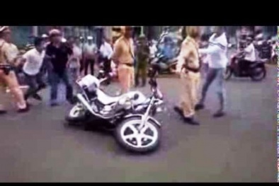 Chống người thi hành công vụ, cố tình lao thẳng ô tô vào CSGT