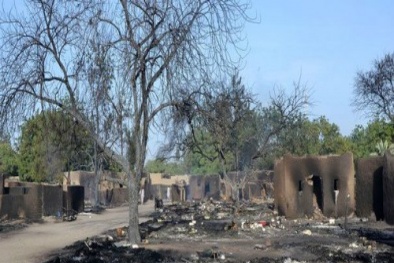 Không chịu kém IS, khủng bố Boko Haram liên tục đốt làng thảm sát 