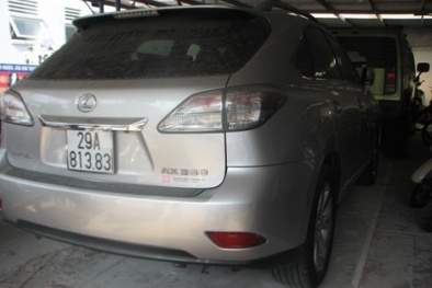 Xe hơi hạng sang 2 tỷ bị tạm giữ có thể bị đem bán đấu giá