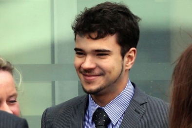 Đốt nhà rồi dập lửa bằng nước tiểu vì say rượu