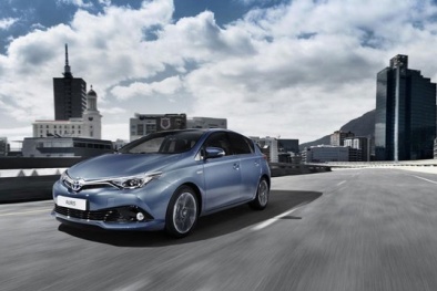Siêu phẩm Toyota Auris 2015 tiết kiệm nhiên liệu ấn tượng