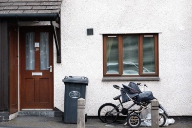 Cha mẹ nhẫn tâm bỏ đói con cái như trẻ bụi đời