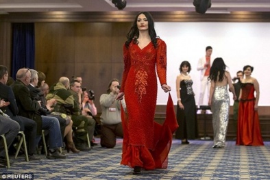 Vẻ đẹp mê hoặc của những bóng hồng phe ly khai Ukraine