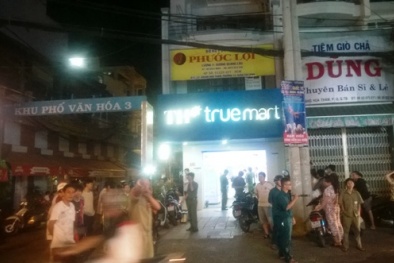 Cướp uy hiếp nữ nhân viên cướp tiền trong cửa hàng sữa TH Truemart