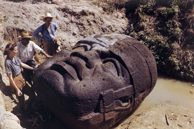 Tạo tác ngọc bích bí ẩn mang dấu vết của các vị thần cổ đại