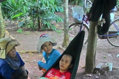 Dừng khởi tố người mẹ tiêm thuốc diệt cỏ khiến con tử vong