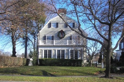 Những ngôi nhà nổi tiếng kinh dị nhất thế giới 