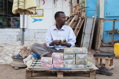 Cận cảnh khu chợ bán tiền độc đáo tại Somaliland