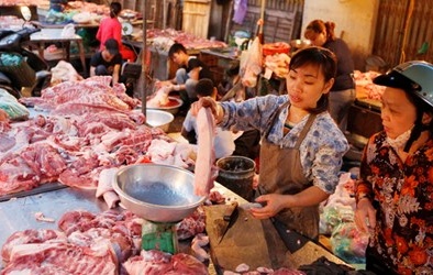 Điện, xăng cùng tăng giá: Lo giá cả leo thang