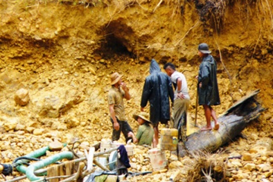 Sập hầm khai thác vàng trái phép, 2 người thiệt mạng
