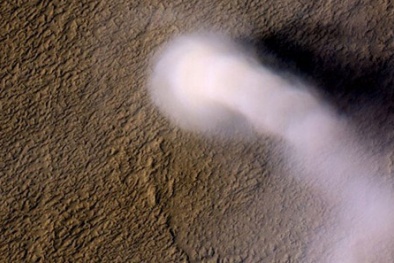 Xuất hiện lốc bụi khổng lồ trên bề mặt sao Hỏa