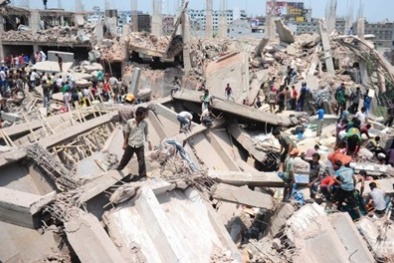 Nhà máy xi măng sập mái chôn vùi gần 150 công nhân