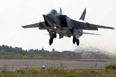 Sức mạnh tuyệt đối của máy bay đánh chặn nhanh nhất thế giới MiG-31