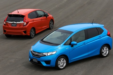 Cuộc chiến xe tiết kiệm nhiên liệu giữa Honda Fit và Nissan Versa