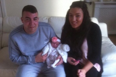 Khỏa thân chống trộm cứu con gái