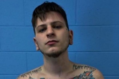  Khỏa thân đi đốt nhà người khác để tìm vợ