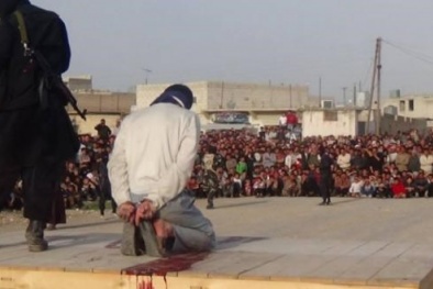 IS công khai hành quyết 4 thành viên vì tội ăn cắp, giết người và tống tiền 