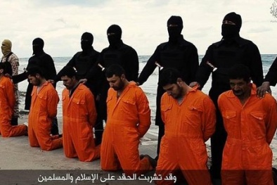 IS thực hiện nhiều vụ hành quyết giả nhằm đe dọa tâm lý con tin