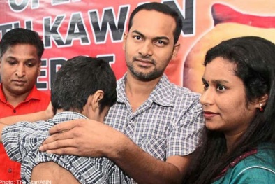 Phẫn nộ hiệu trưởng kéo lê học sinh quanh trường