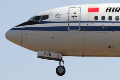 Máy bay Boeing ‘không thèm’ chốt cửa dù đã cất cánh 