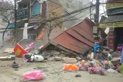 Bắc Giang: Cả căn nhà 3 tầng đổ sụp sau tiếng nổ bên trong tường